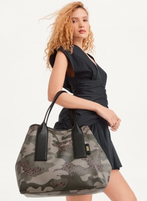 Women's Dkny Grayson Large Tote Bags Olive | I2366936